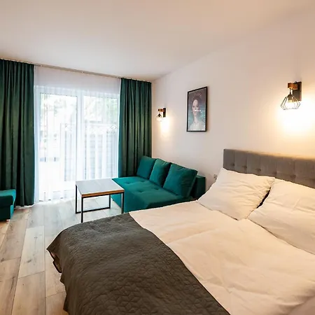 Nad Ujsciem Pokoje I Apartamenty Leba Exterior foto