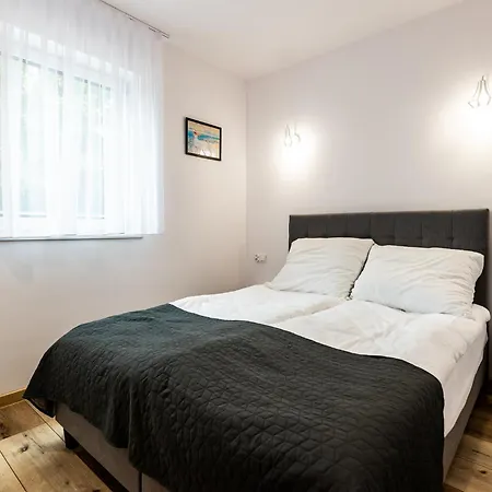 Nad Ujsciem Pokoje I Apartamenty Leba Exterior foto
