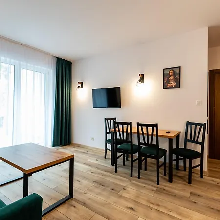 Nad Ujsciem Pokoje I Apartamenty Leba Exterior foto