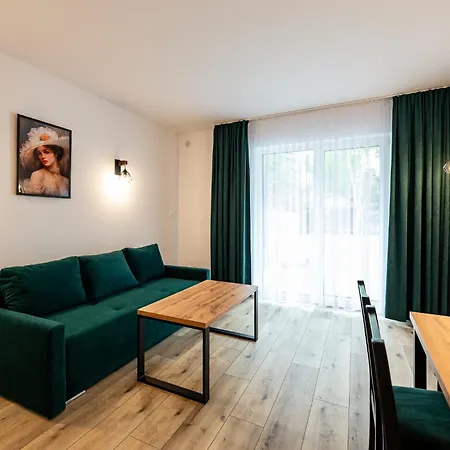 Nad Ujsciem Pokoje I Apartamenty Leba Exterior foto